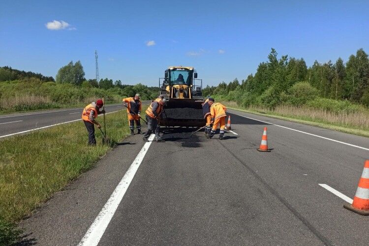 На Волині продовжується ремонт автодоріг
