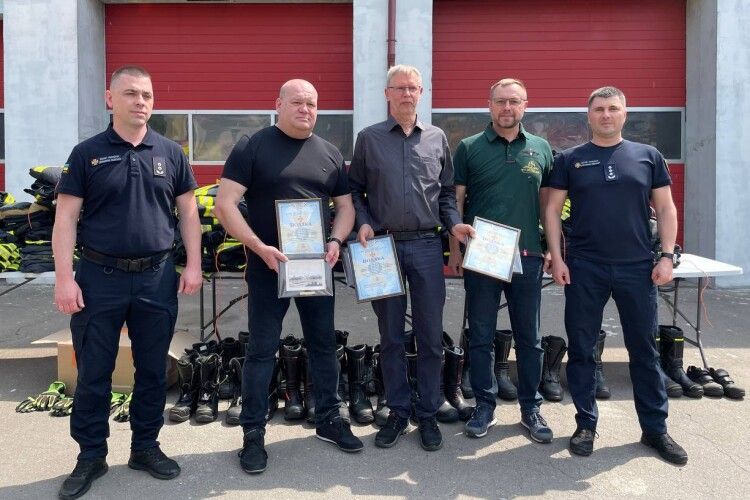 На Волинь із Німеччини передали бойовий одяг