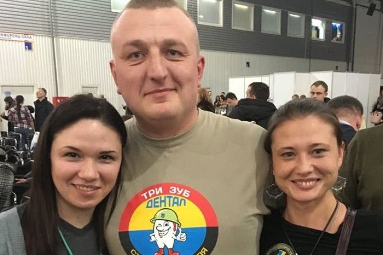 Стоматолог із Ковеля – народний герой України: він лікує військових у зоні АТО