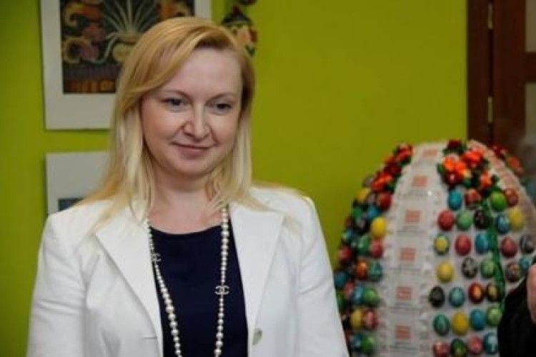 Цивільна дружина Януковича в Росії зайнялася виробництвом сперми