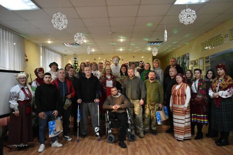 Як магія природи та різдвяні традиції лікують ветеранів на Волині