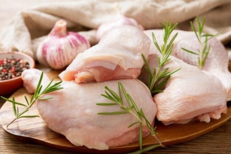 В Україні карколомними темпами дорожчають курятина, качатина, гусятина, індичатина та страусятина