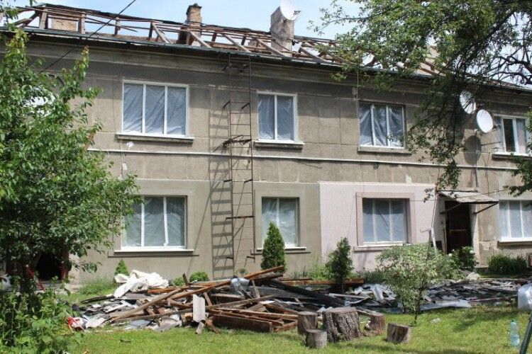 У Луцьку усувають наслідки найбільшої ворожої атаки (Фото)