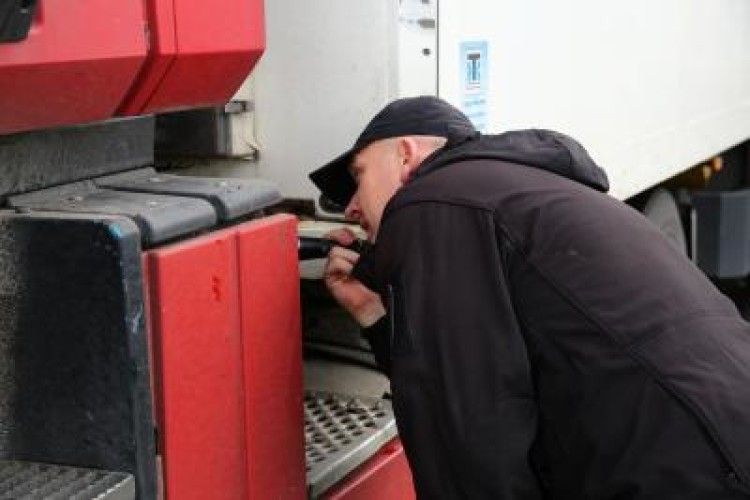 В Устилузі затримали «Форд» з підробленим номером