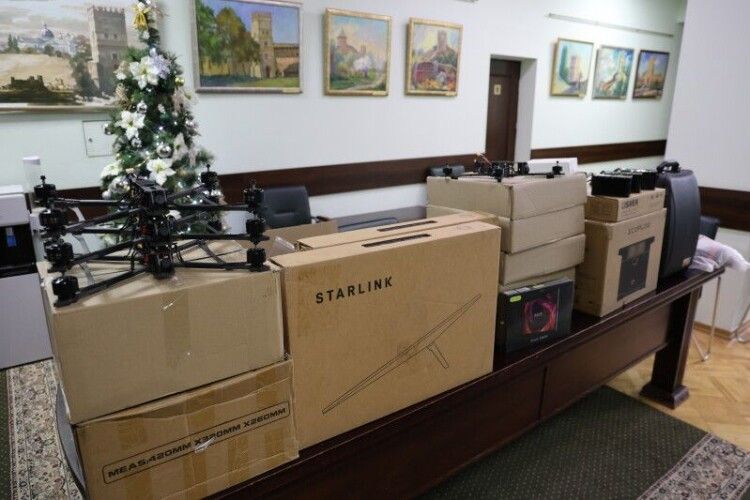 Луцька громада передала для захисників чергову партію обладнання