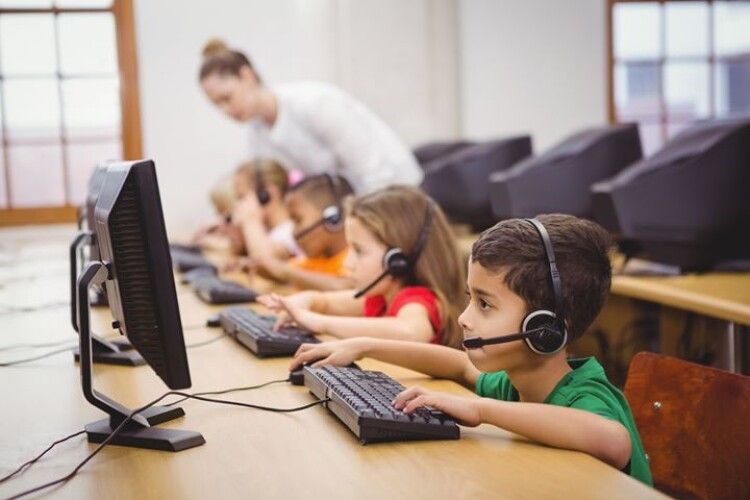 Школи Луцького району отримають нові комп'ютери