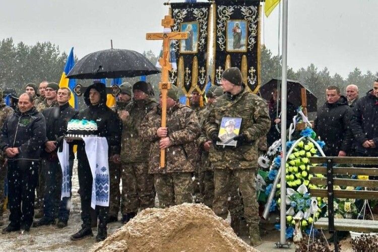 У день народження провели в останню дорогу молодого Героя з Волині Івана Хомука (Фото)