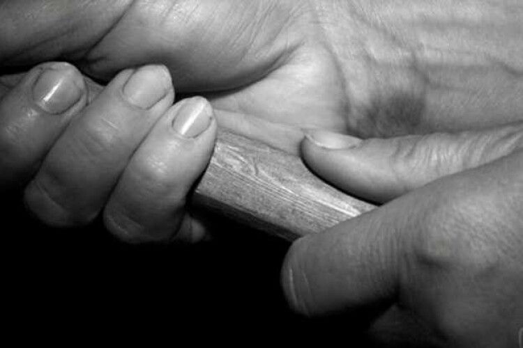 Судитимуть колківчанку, яка з ревнощів забила до смерті жінку