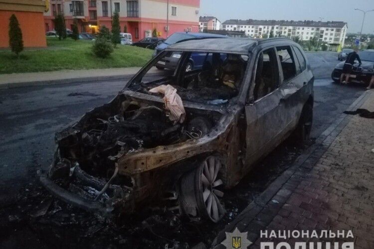 Невідомі підпалили BMW Х5 74-річної рівнянки