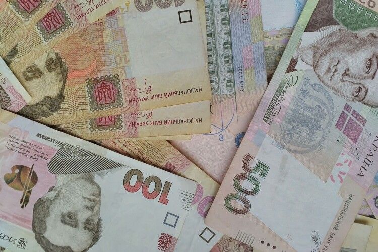 У Луцьку бабуся віддала 65 тисяч гривень за «зняття порчі»