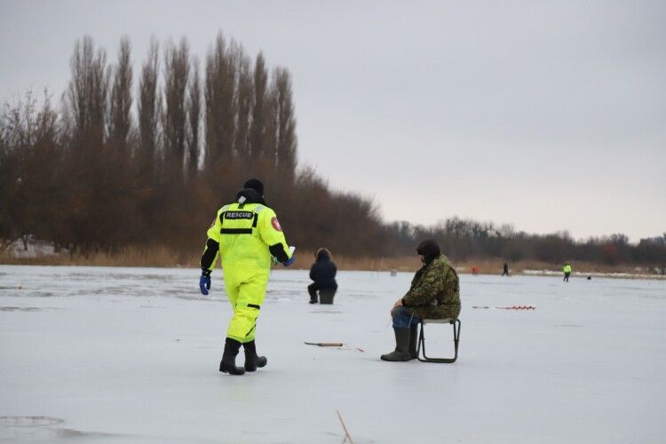 Рятувальники попереджають волинян про небезпеку на водоймах