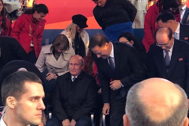"Бронежилетом причавило": у мережі висміяли фото Путіна