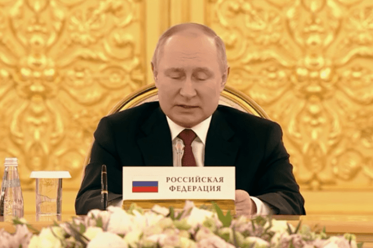 Путін злякався отруєння? З чого пили воду члени саміту ОДКБ (Фото) 