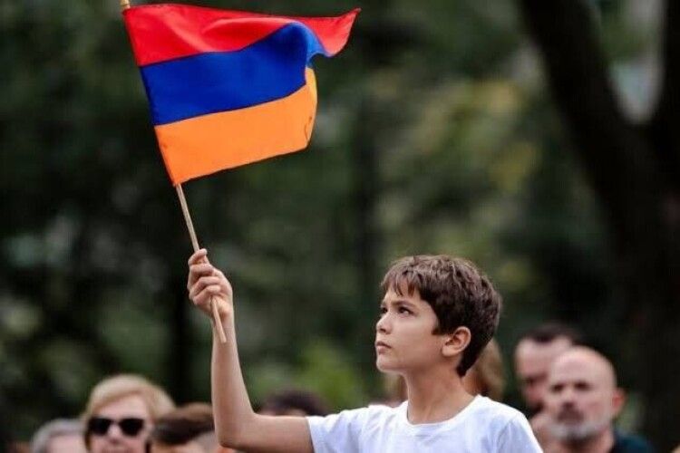 Між Європою та московією: у Вірменії тривають важливі парламентські втори 