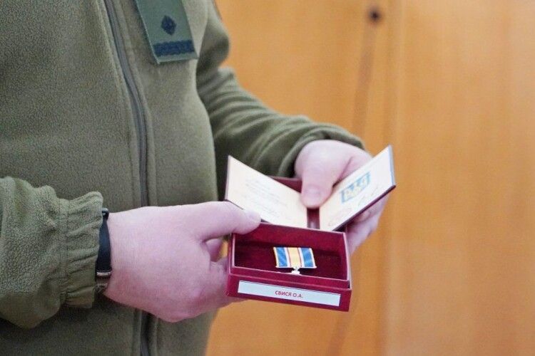 У громаді на Волині захисникам та родинам полеглих героїв вручили державні нагороди (Фото)