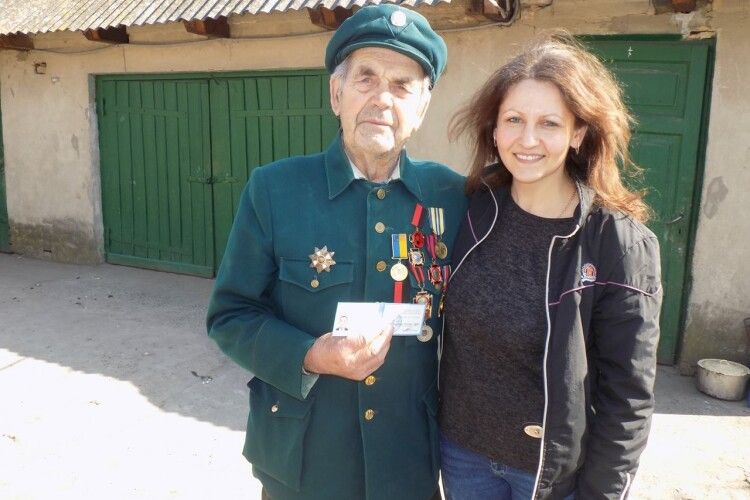 Житель Княгининівської громади отримав «Посвідчення реабілітованого»