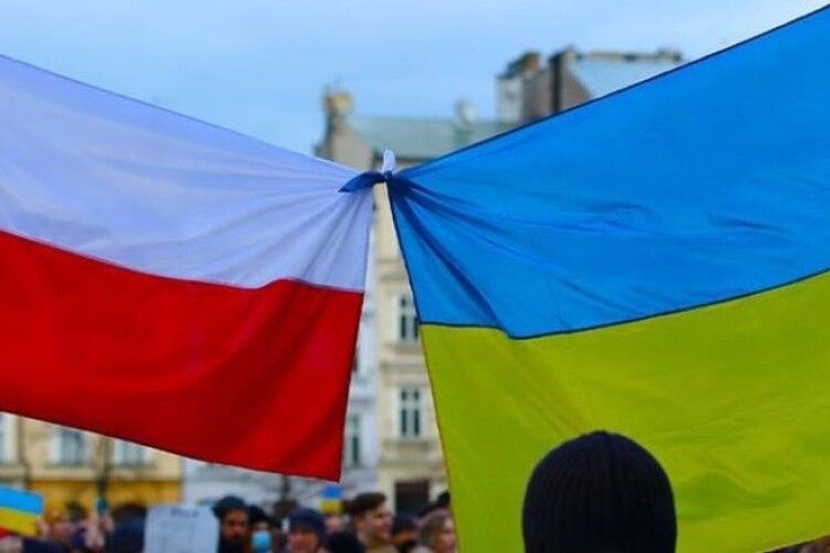 Вибори у Польщі: ті, хто ставить під питання допомогу Україні, отримали дуже скромний результат