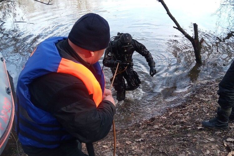 У річці Стир в Луцьку шукали зниклого чоловіка (Фото)