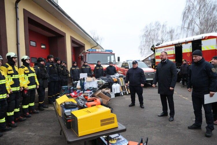 Луцька міська рада закупила волинським рятувальникам необхідного майна на 1 мільйон гривень