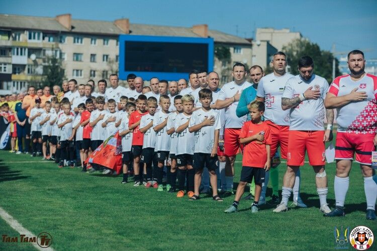 Підтримати звільнених з полону жінок: у Луцьку «ТАМ-ТАМ» провів традиційний футбольний турнір