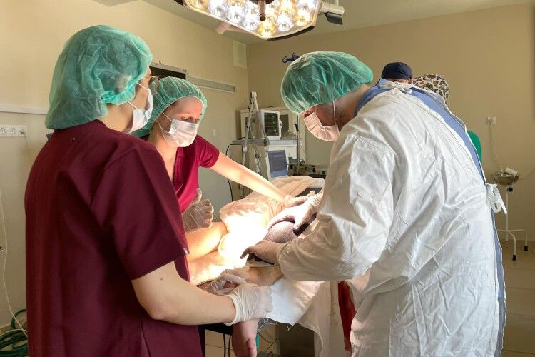 Унікальна операція: хлопцю з Львівщини, на якого наїхала фура, врятували ногу від ампутації