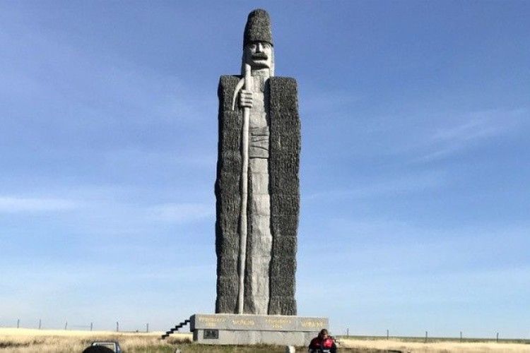Статую чабана на Одещині внесли до Книги рекордів Гіннеса, як найвищу у світі