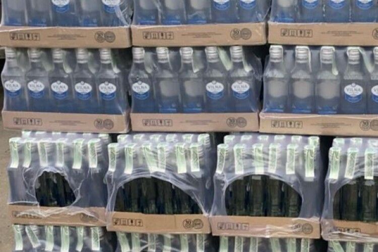 На Рівненщині вилучили 10 тисяч пляшок фальсифікованого алкоголю