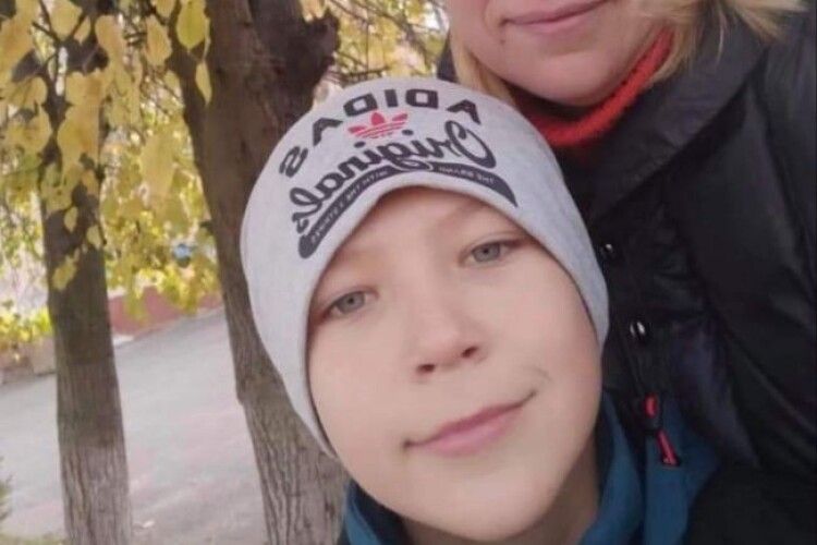 На Рівненщині збирають гроші для дитини, яку вдарило струмом на залізниці