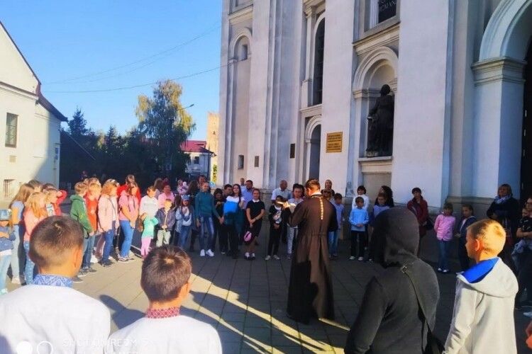 Для вихованців недільних шкіл влаштували свято «Покрова в древньому Лучеську»