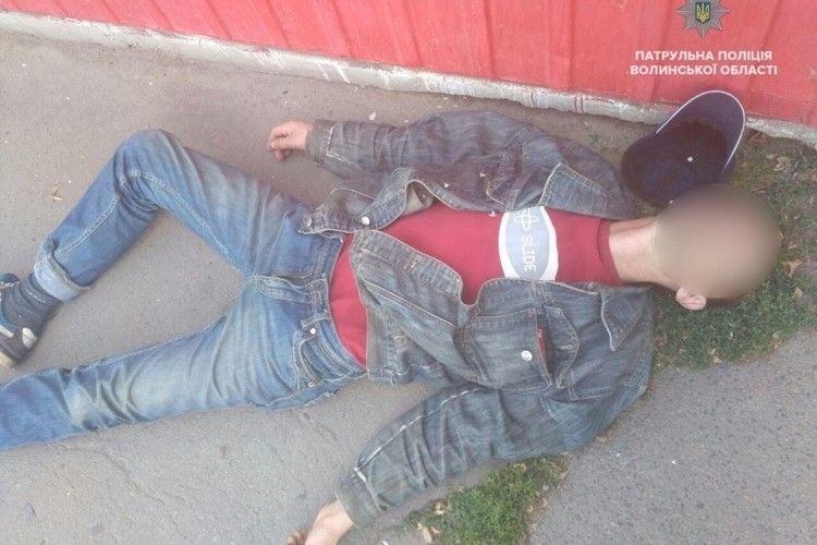 У Луцьку п'янезний молодик видався перехожим мертвим