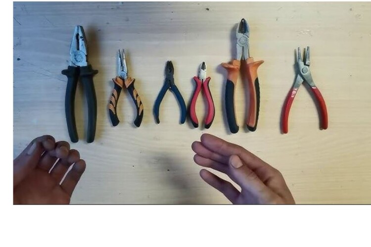 Від кого на Волині ховали... плоскогубці?