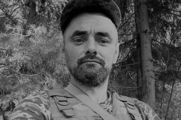 Рідні полеглого захисника з Волині Віктора Майоренка просять підтримати петицію про присвоєння йому звання Героя України