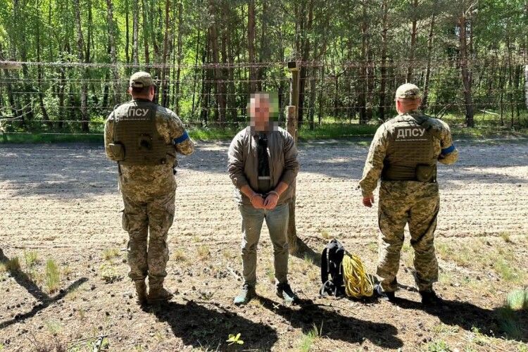 Волинські прикордонники затримали 26-річного чоловіка, який планував переплисти річку Західний Буг