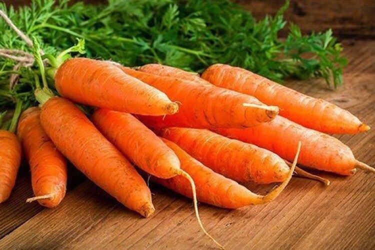 Зайцям не до святкового настрою: в Україні стрімко здорожчала морква