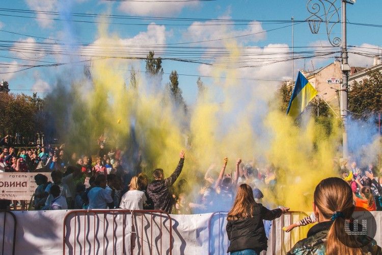 Для дітей з особливими потребами влаштували дитячий кольоровий забіг