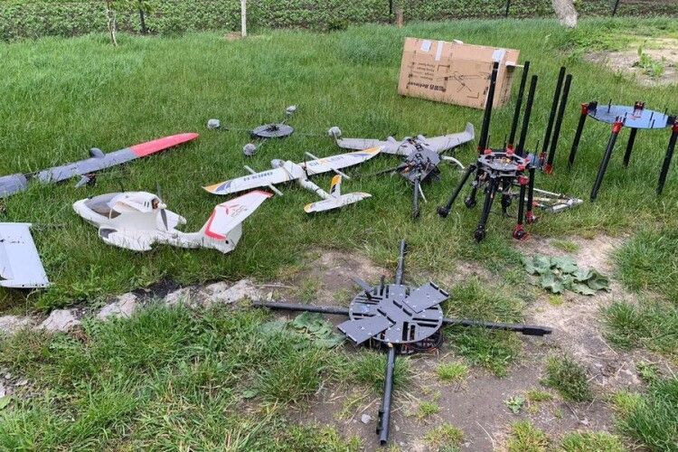 Прикордонники разом з волинською поліцією знайшли у контрабандистів 10 безпілотників