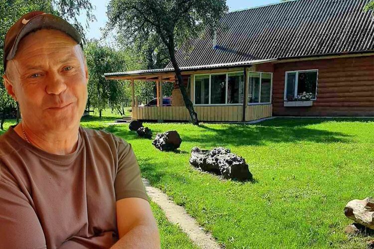 Волинський Робінзон: «Був у шоці: господарі, в яких купив хату, забрали з собою дрова, а родинні фото залишили»
