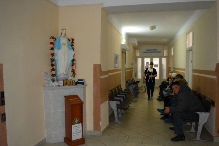 На Волині хочуть вивільнити приміщення хоспісу, щоб перенести туди відділення хіміотерапії
