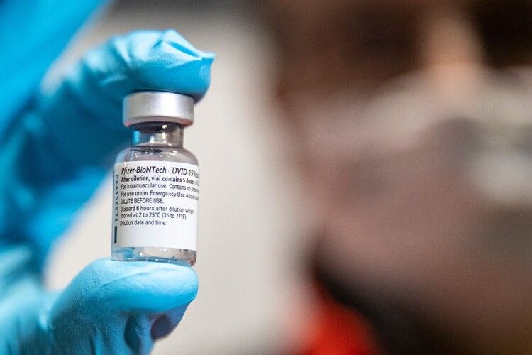 На Волинь надійшла чергова партія вакцини Pfizer проти коронавірусу