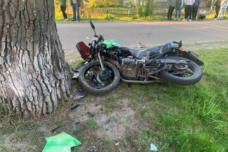 Смертельна ДТП на Волині: загинув 18-річний мотоцикліст та пасажир