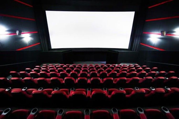 В Україні відсьогодні дозволили працювати кінотеатрам