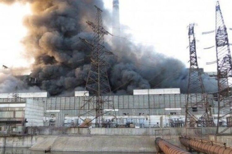 Після російського обстрілу зупинилася Бурштинська теплова електростанція