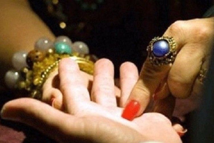 Ворожка ошукала двох львів’янок на 86 тис. грн
