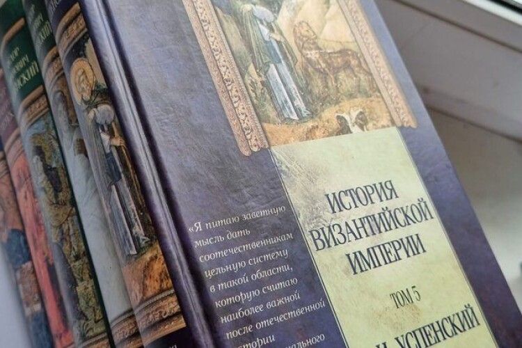 Відомий релігієзнавець продає свою бібліотеку, щоб купити зброю для ЗСУ