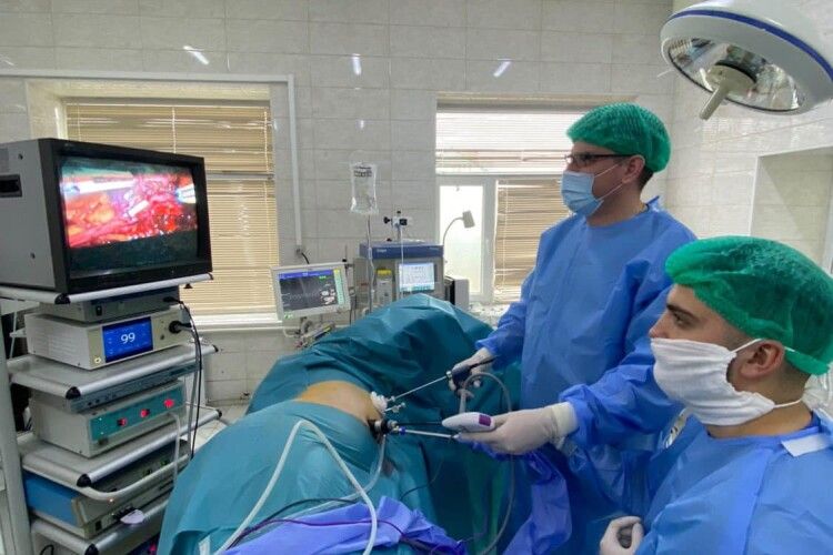 У Нововолинській лікарні врятували нирку молодій пацієнтці