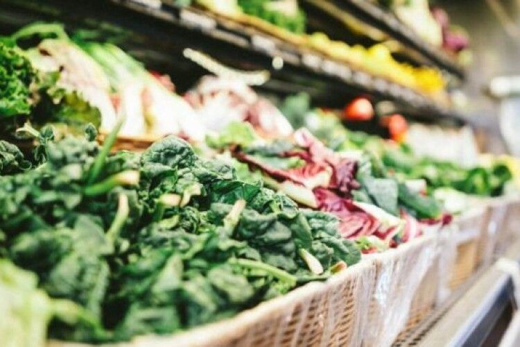 В українських супермаркетах суттєво подорожчають продукти