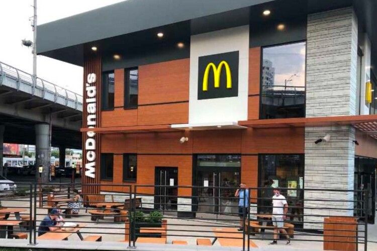 МЗС активно переконує McDonald's відновити роботу