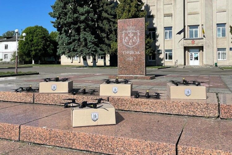 Громада на Волині відправила допомогу зелякам-військовим на Донеччину та Харківщину
