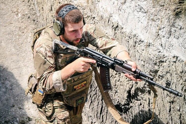 Замість дитячих розваг – вишкіл: як 19-річний юнак став сержантом волинської бригади