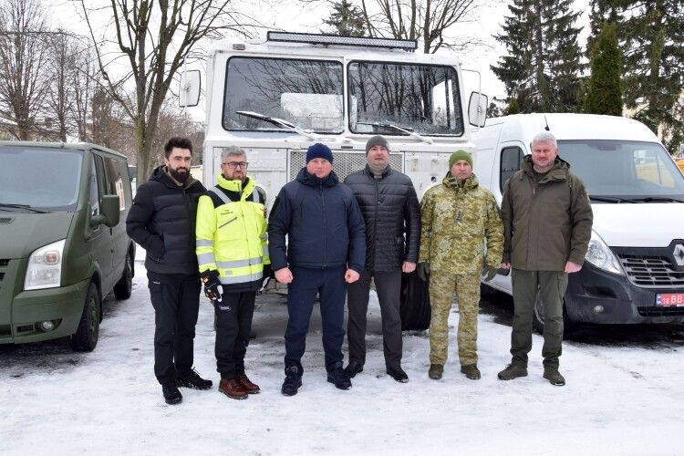 На Волині прикордонникам передали дуже цінну автомобільну техніку